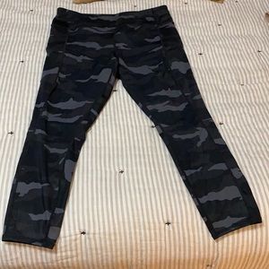 Athleta Contender 7/8 tights